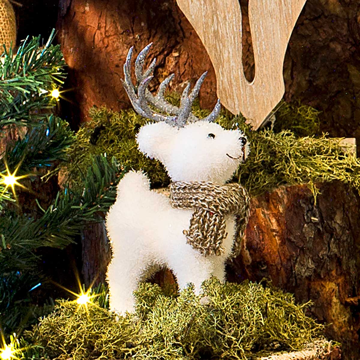 Rena branca com cachecol castanho 19cm