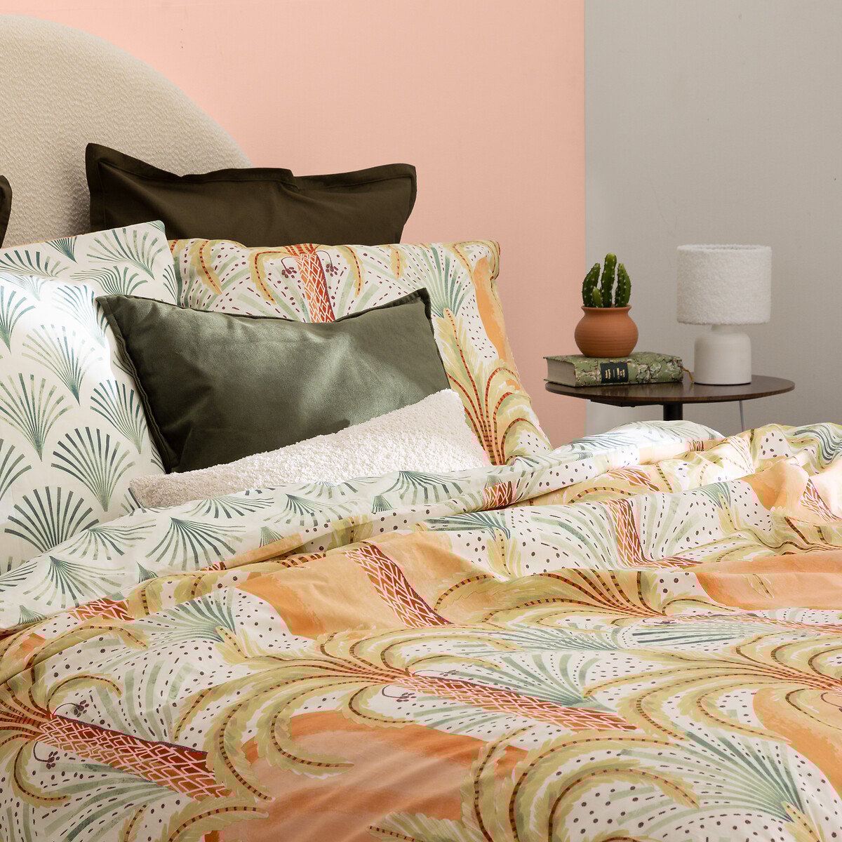 Candeeiro de mesa BONA branco com abajour em pelo boucl&eacute;