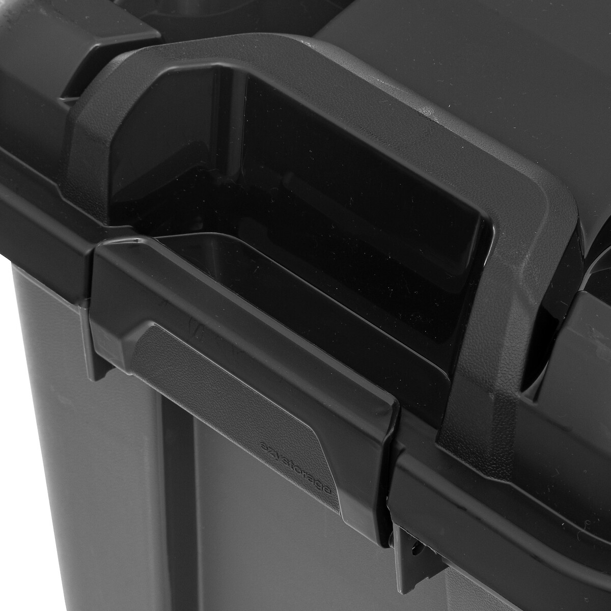 Caixa de arruma&ccedil;&atilde;o preta 55l