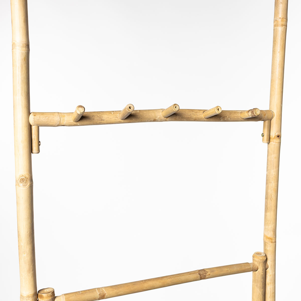 Móvel wc com 3 prateleiras em bambu