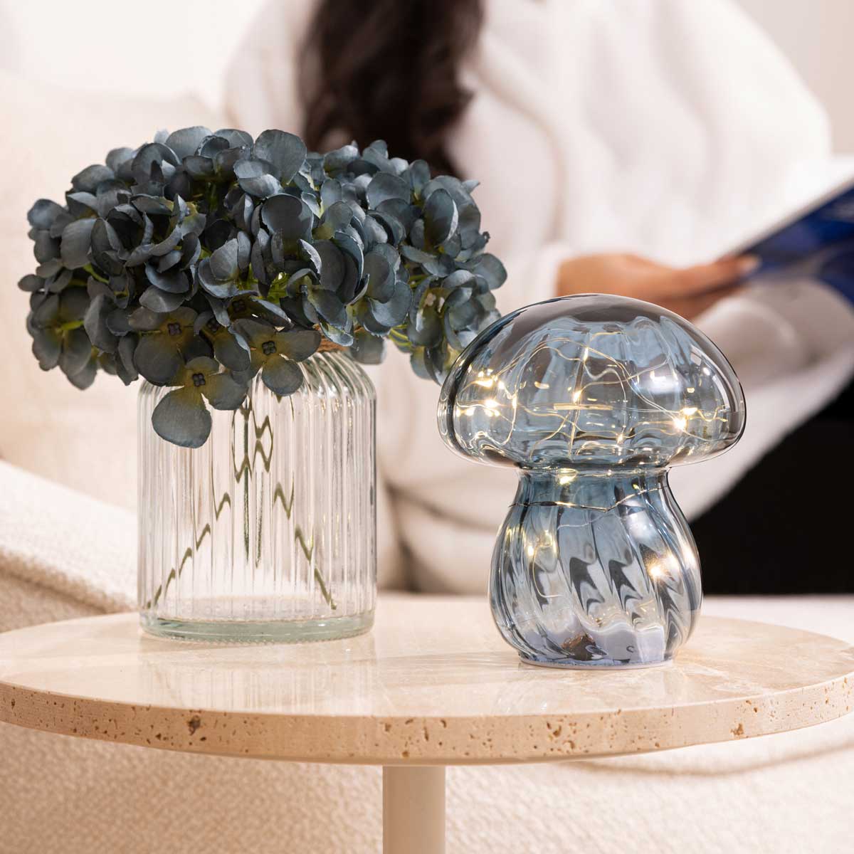 Candeeiro de mesa MALU azul em vidro