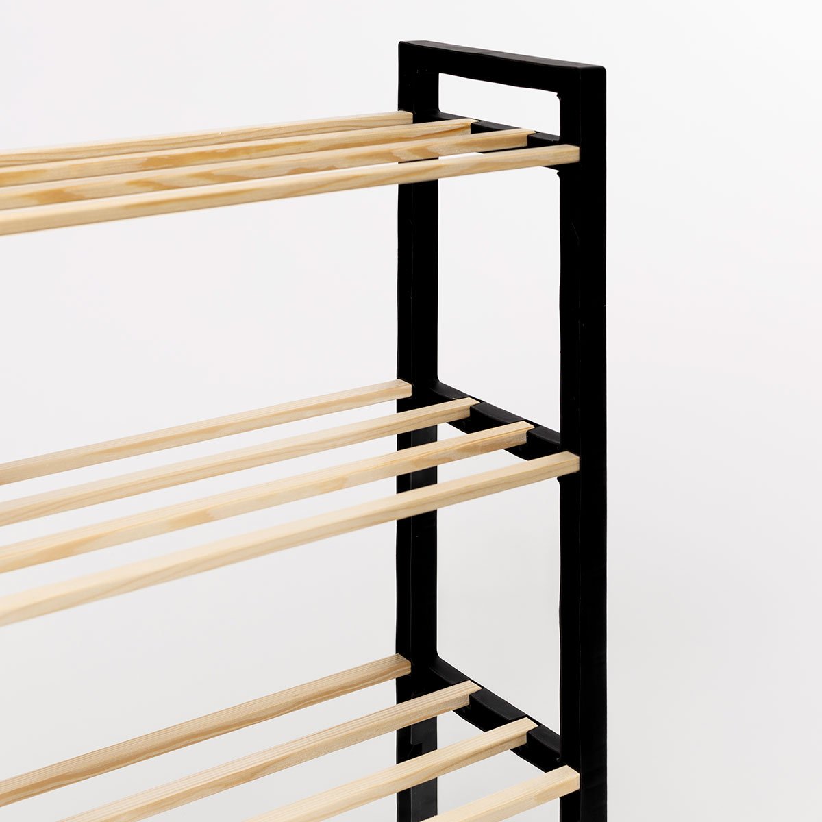 Sapateira com 4 n&iacute;veis preta em madeira