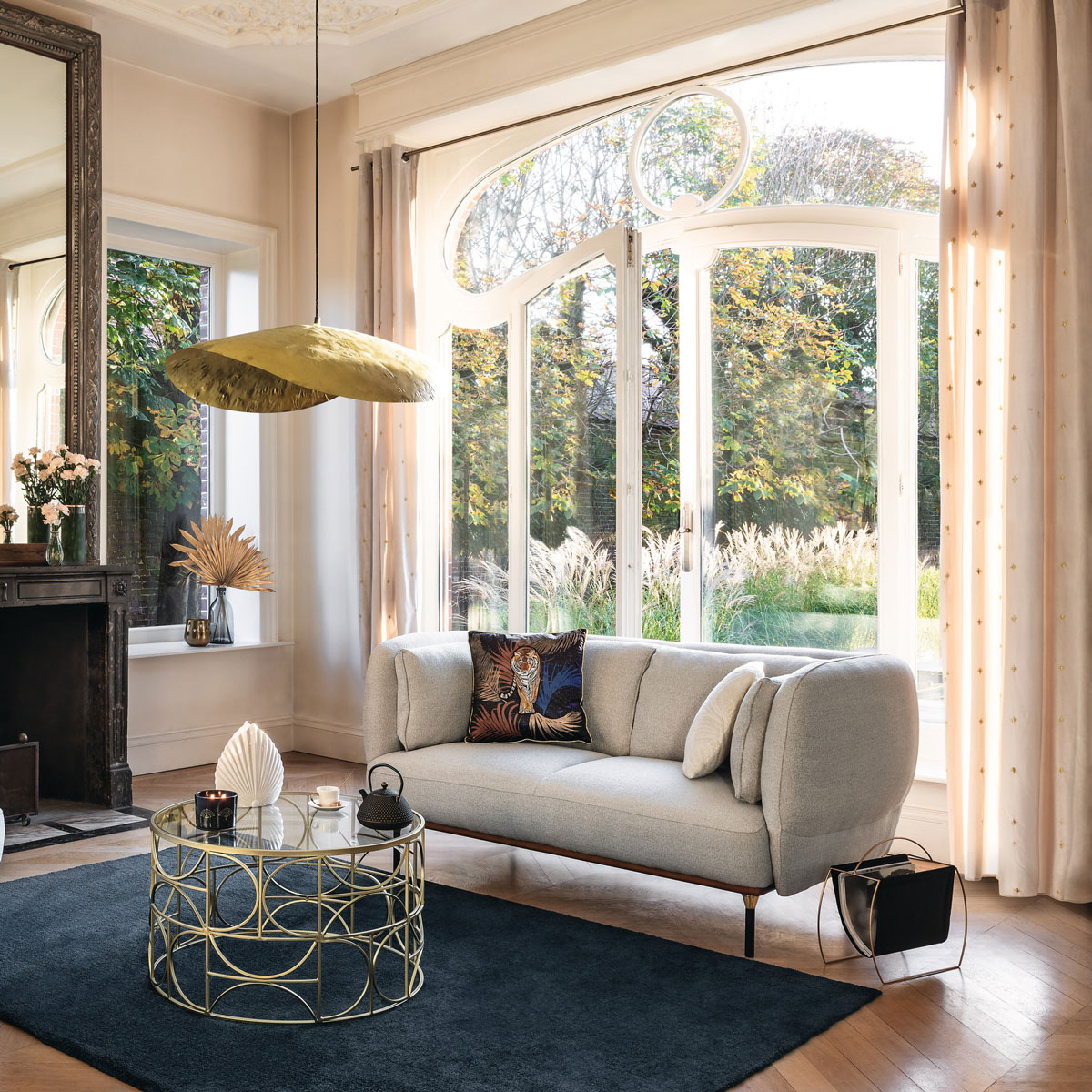 Sof&aacute; de 2 luagres ISEE cinza claro