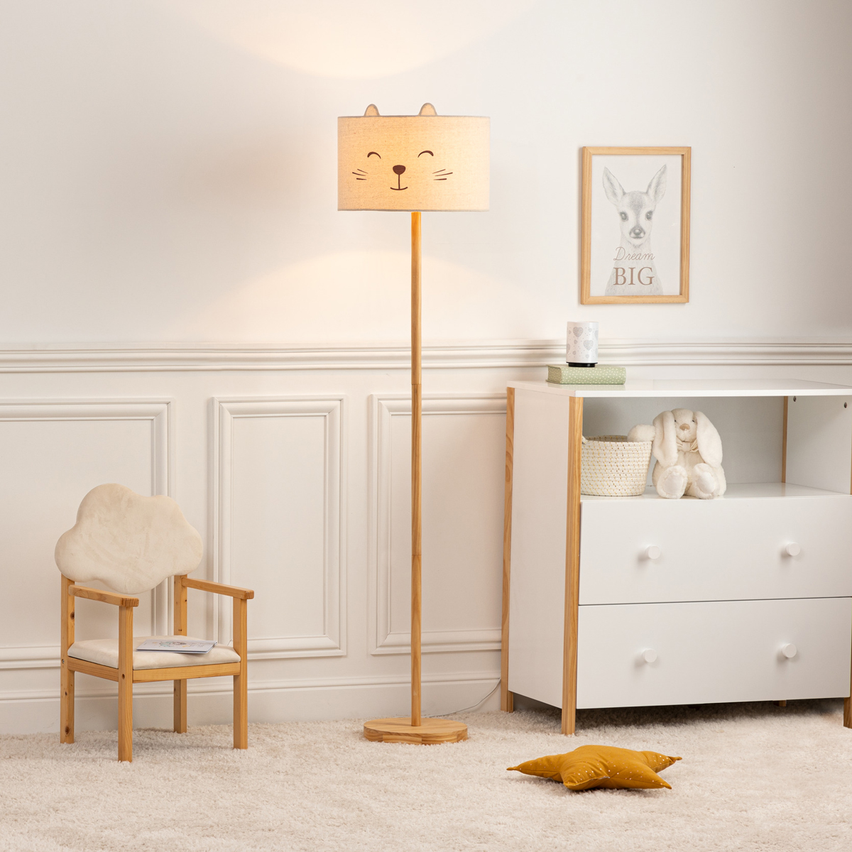 Candeeiro de ch&atilde;o f&eacute;lix branco 152cm