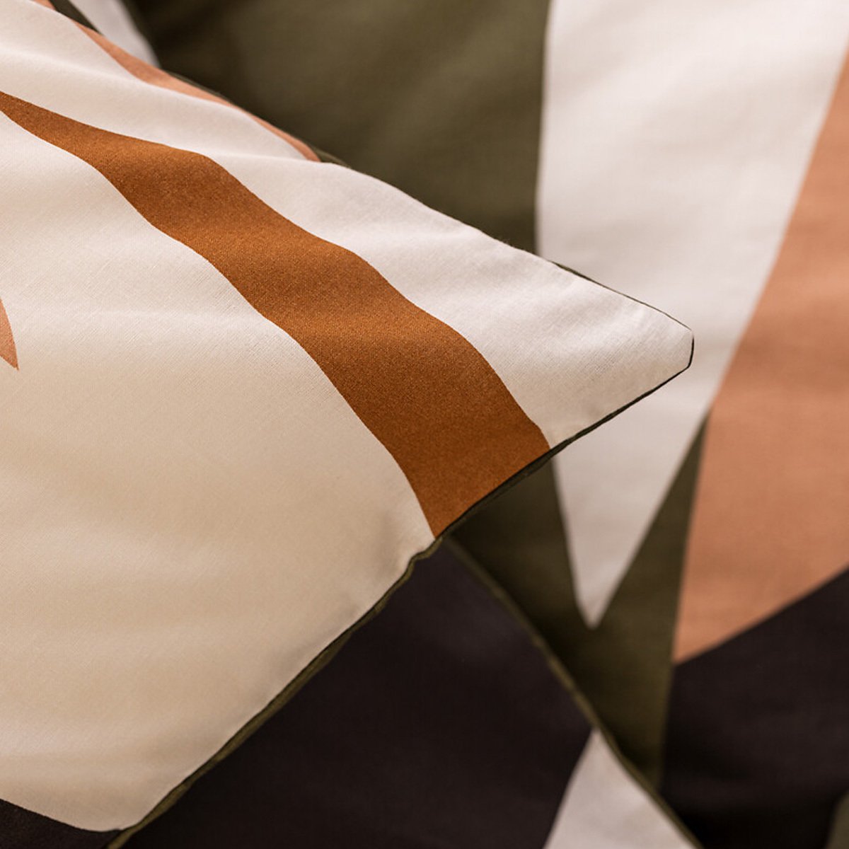 Capa de edred&atilde;o e 2 capas de almofada ARIK 220x240cm