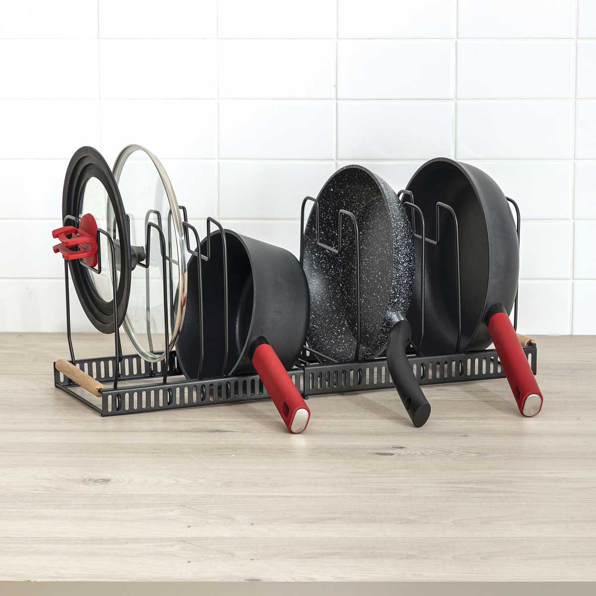 Organizador extens&iacute;vel para frigideiras e panelas