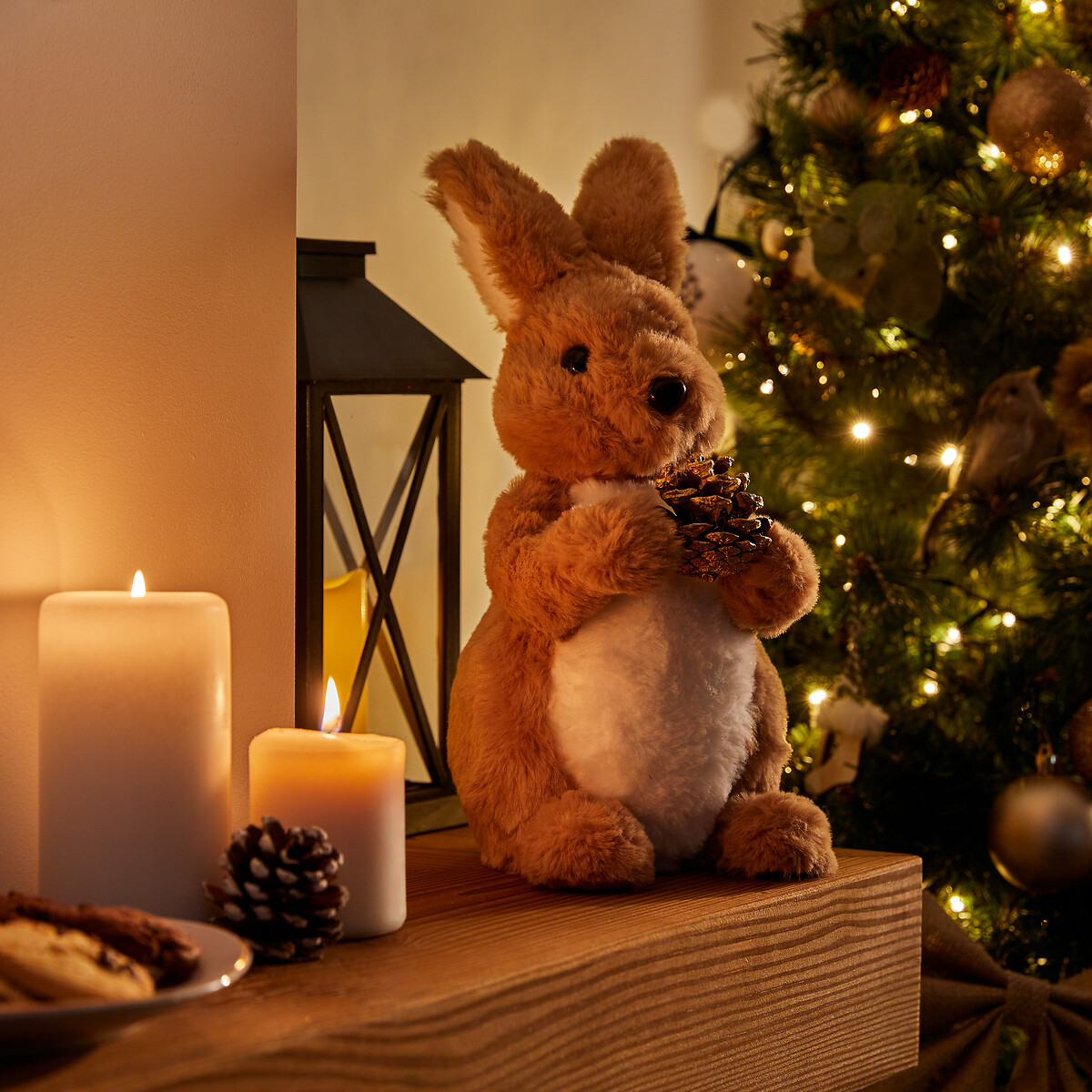 Figura de coelho com pinha 31cm