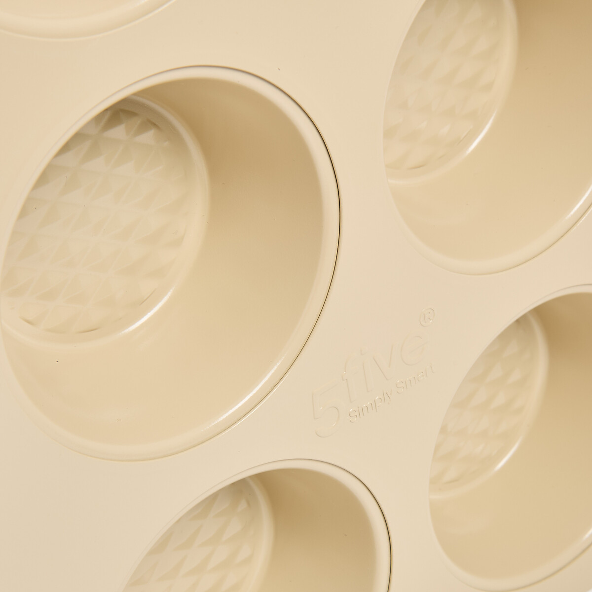 Forma HARMONY bege para 12 queques