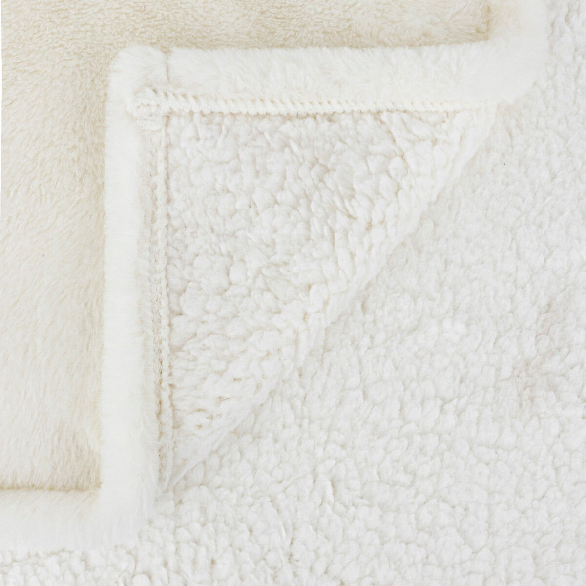 Manta poncho de pelo suave branco