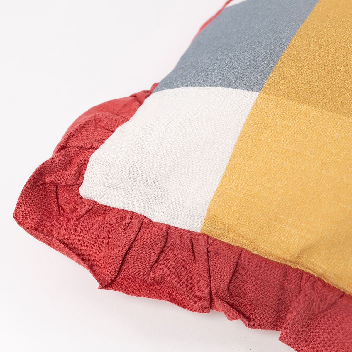 Almofada YUCATAN vichy com folhos rosa