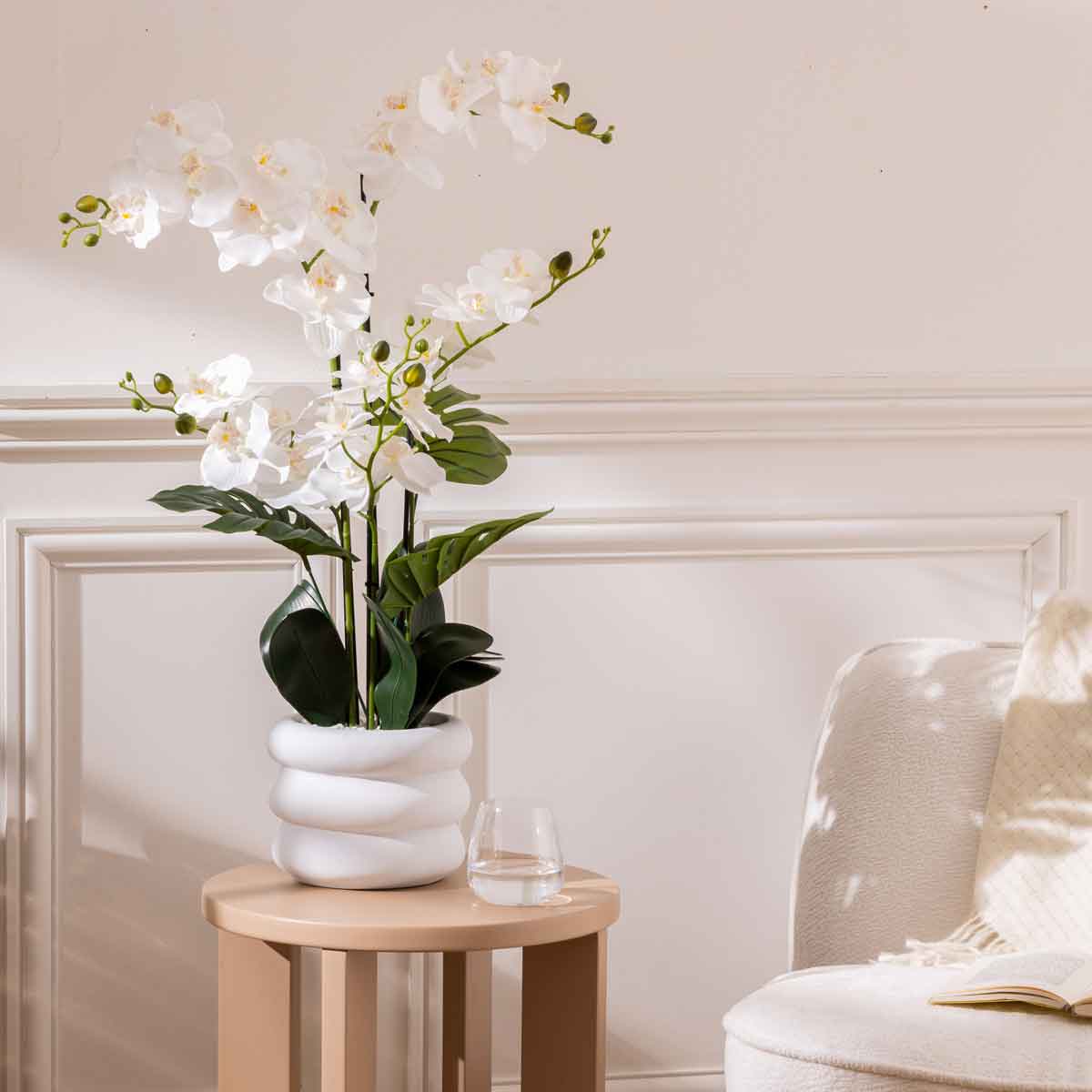 Vaso com orqu&iacute;dea artificial MICK branca 80cm