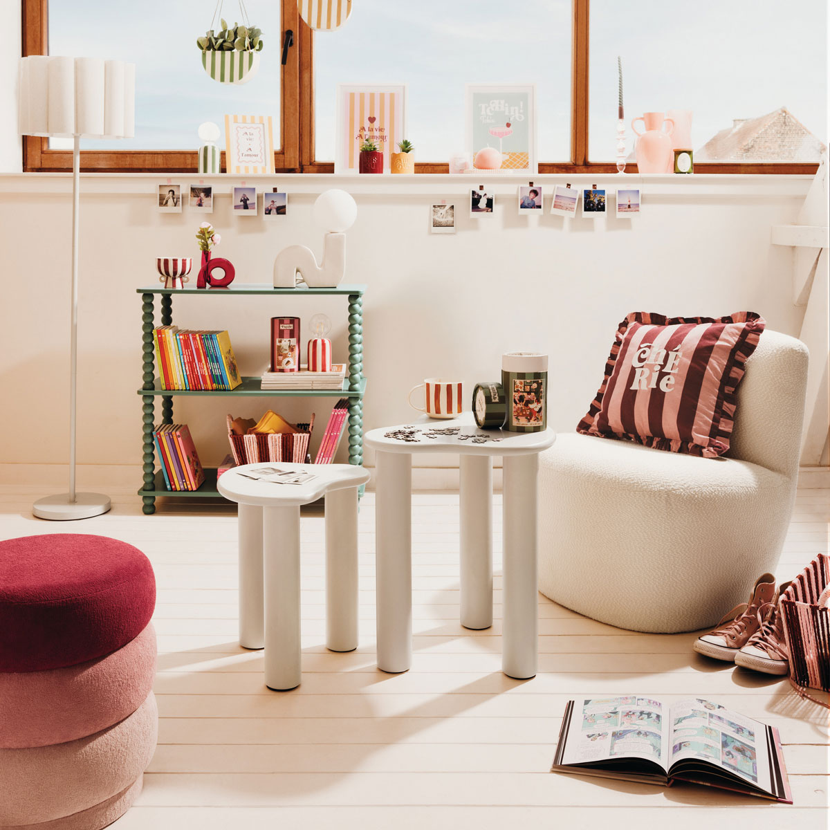 Poltrona LEONE branca em bouclé 70,8x63,6x67,8cm