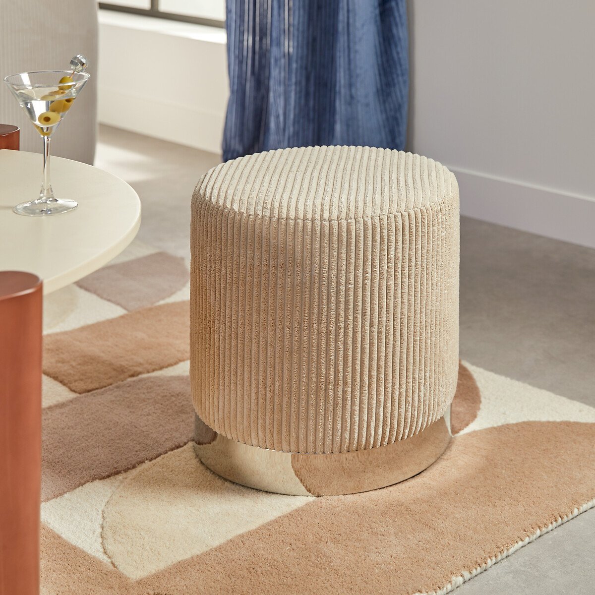 Pufe SYLIA marfim de veludo 38x38cm