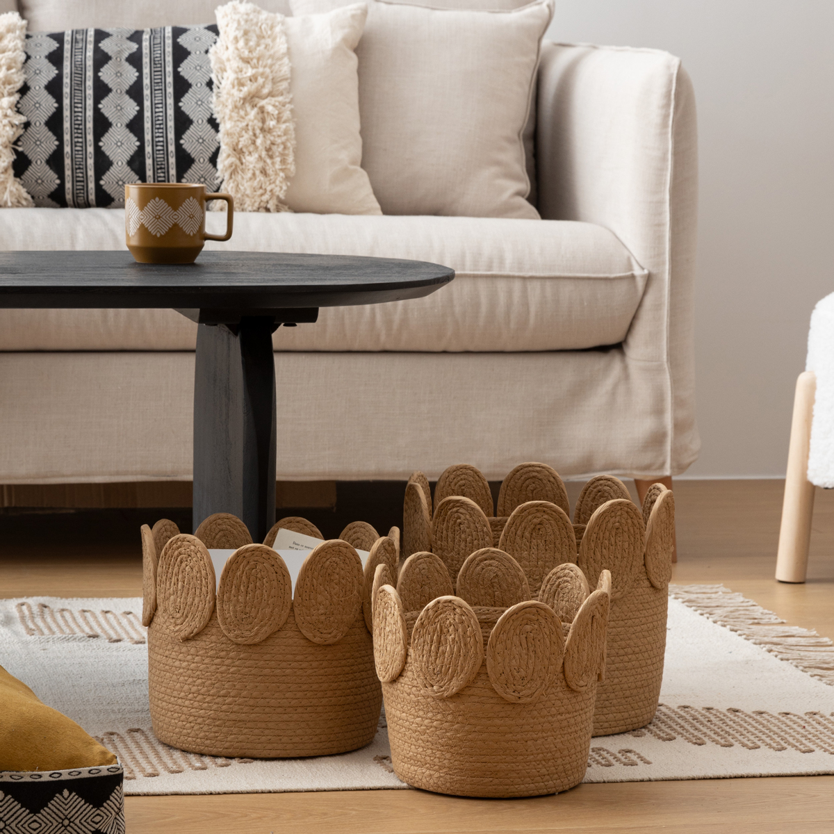 Cesto INU bege em ráfia 22cm