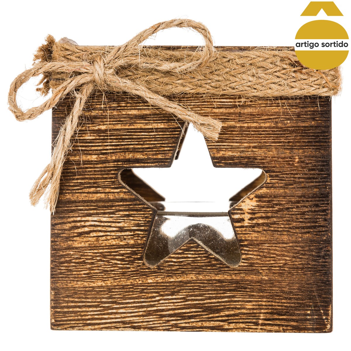 Casti&ccedil;al em madeira com forma natal&iacute;cia