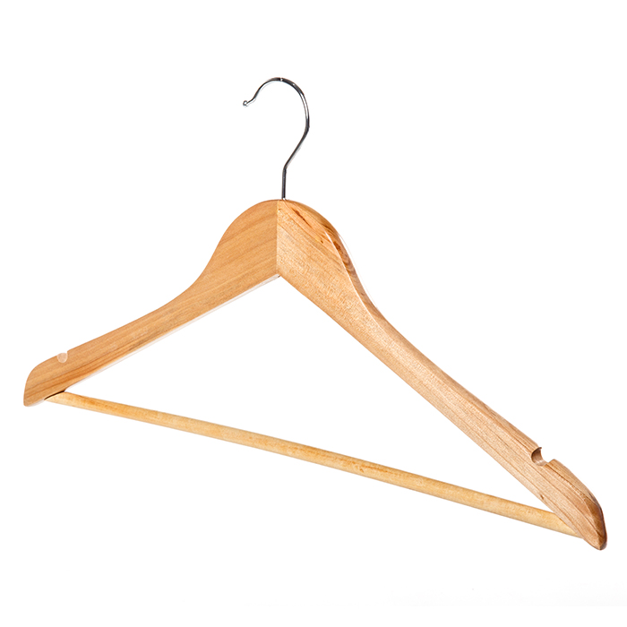 Conjunto de 8 cabides em madeira