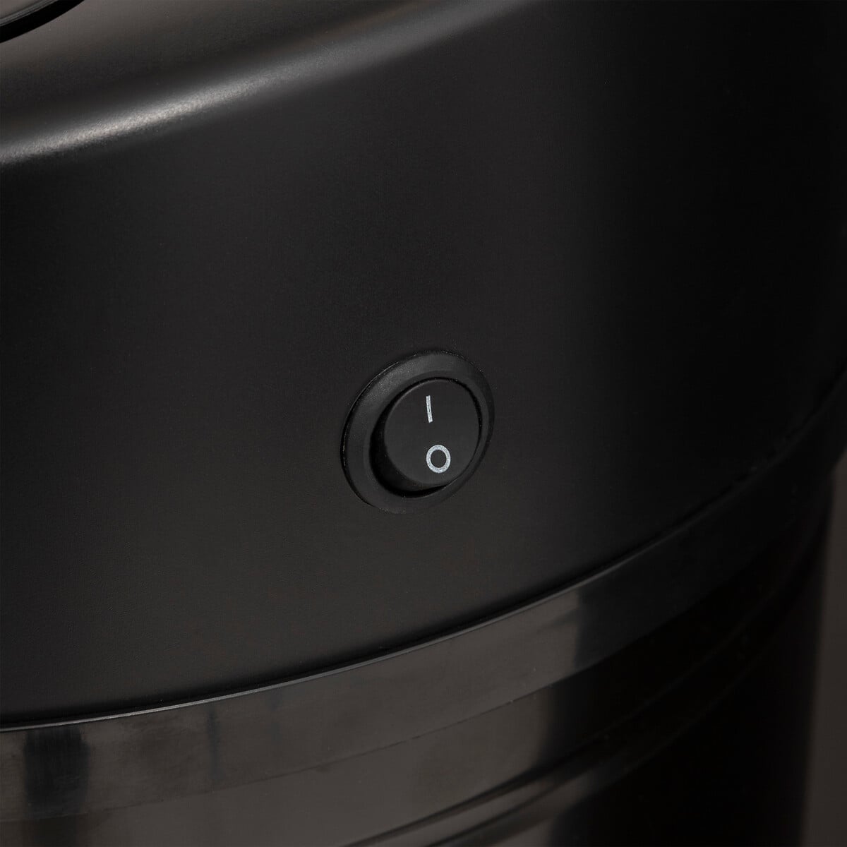 Balde do lixo com sensor autom&aacute;tico preto em inox