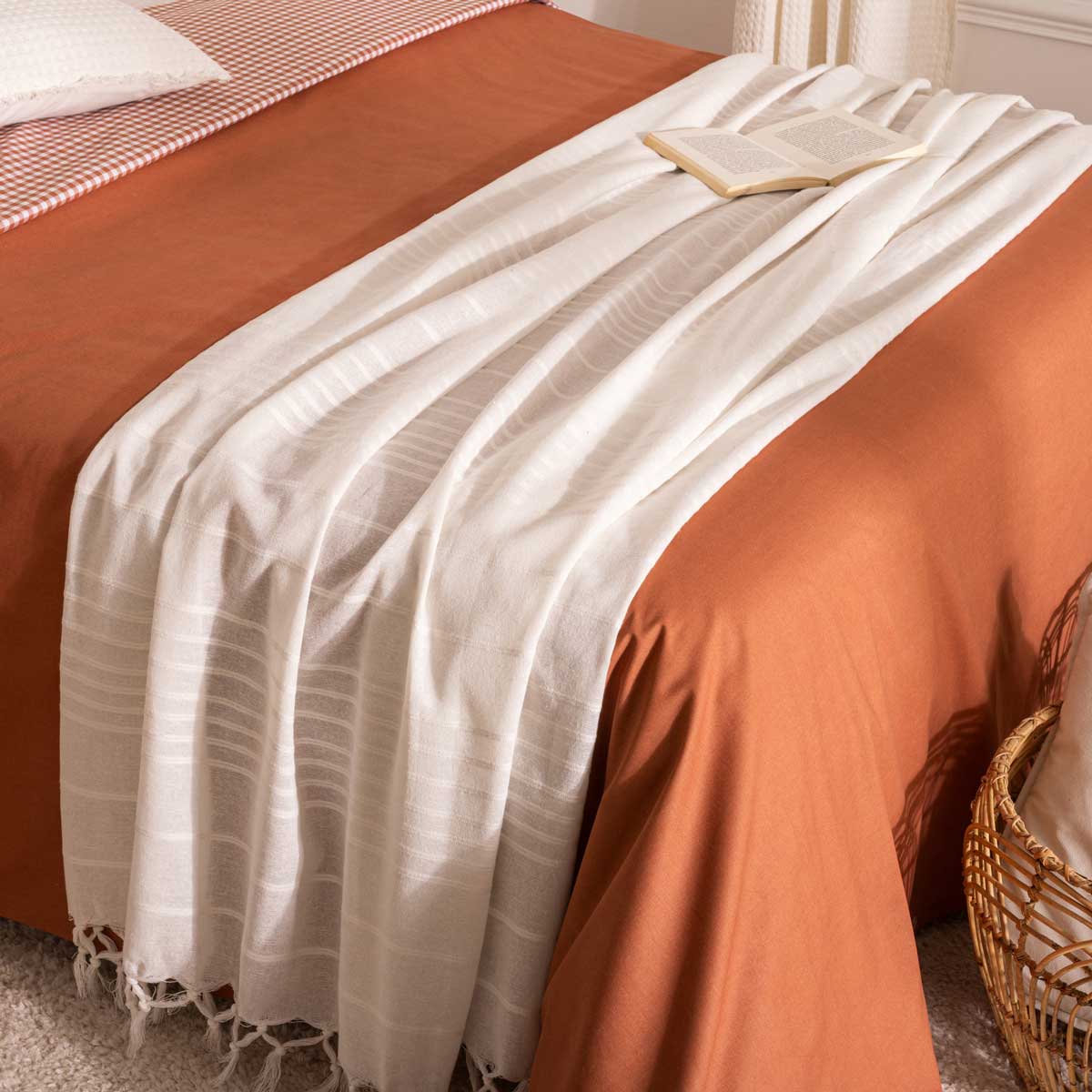 Manta com franjas cru 160x220cm