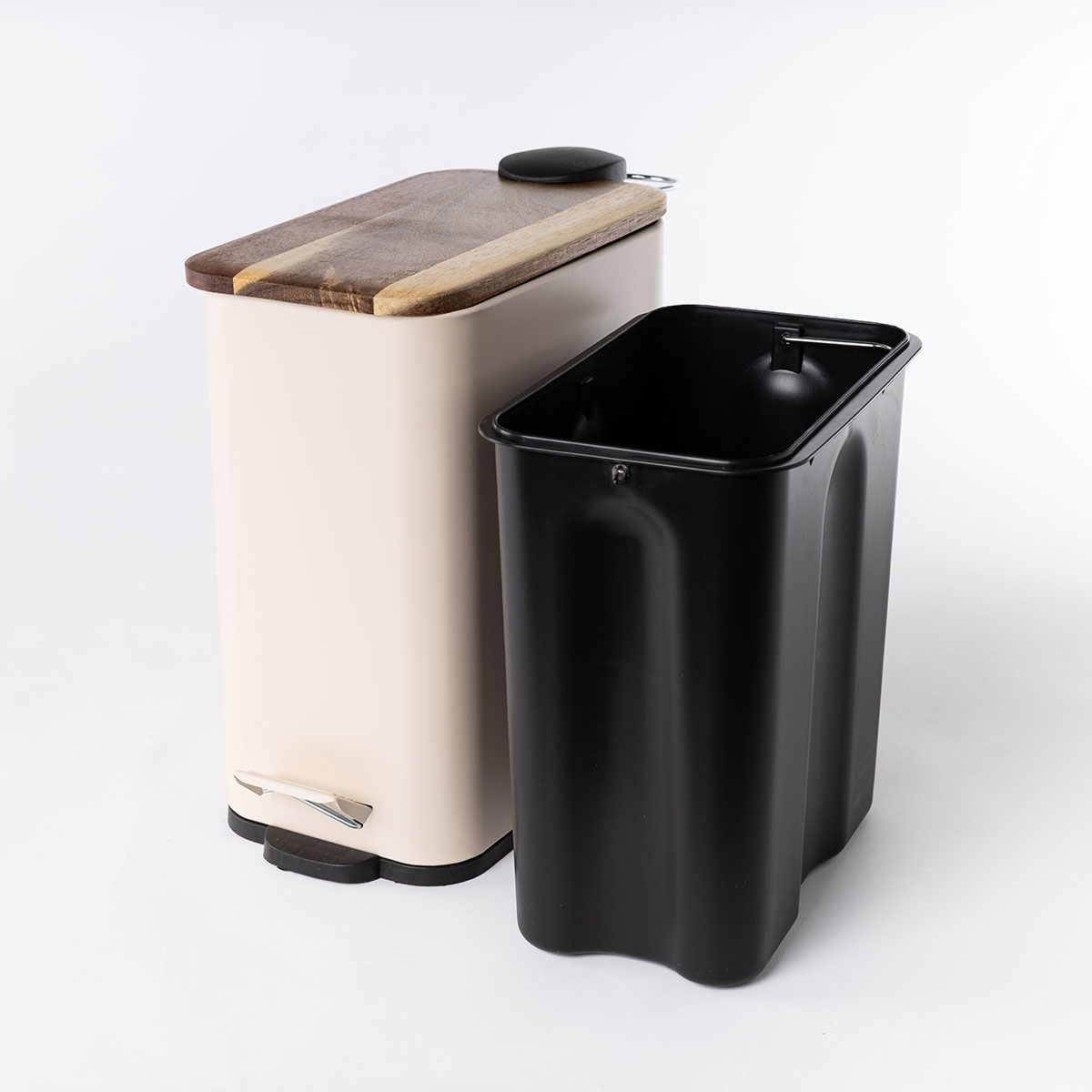 Balde wc com tampa em metal bege 5l