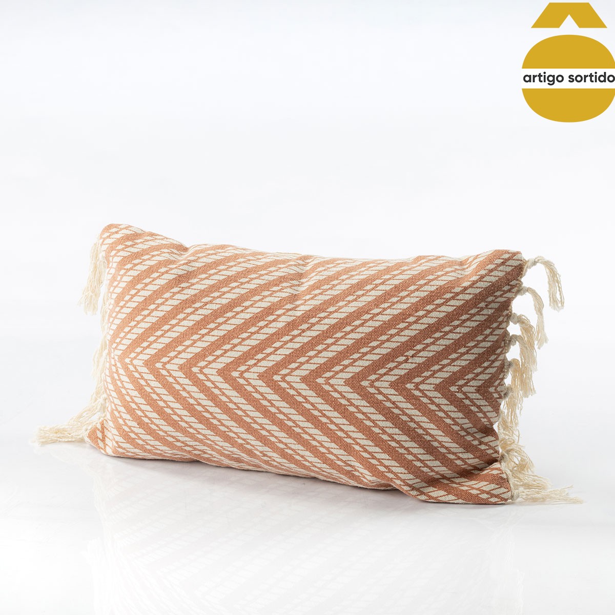 Almofada stripes com franjas 30x50cm