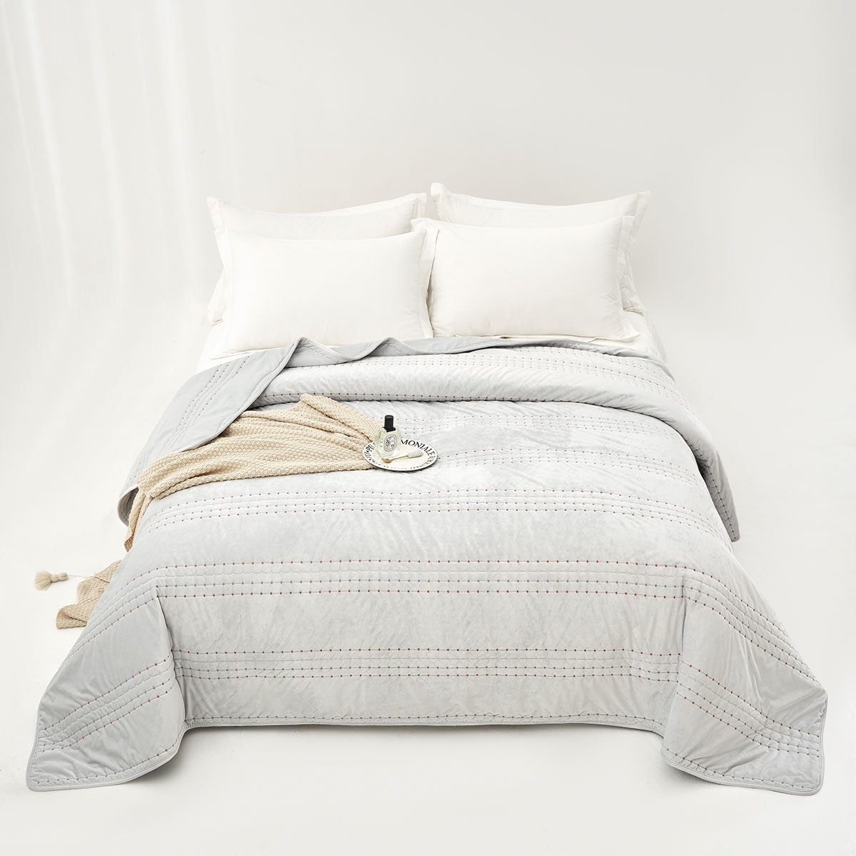 Edredão IVREA cinza em veludo 240x260cm