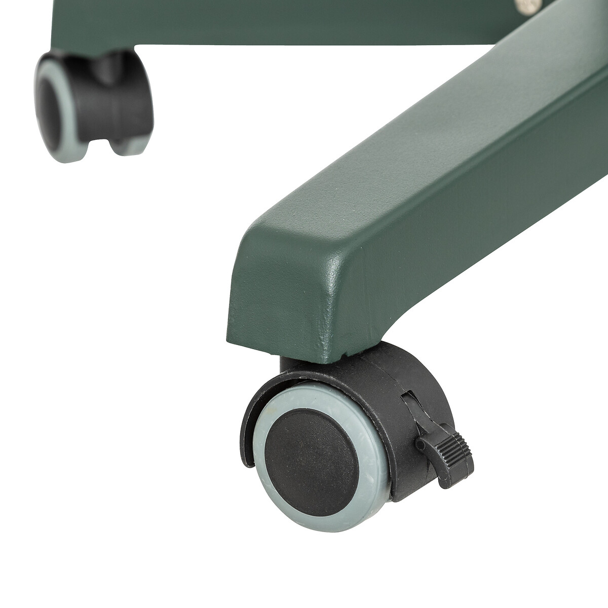 Pé em metal com rodas para árvore de natal