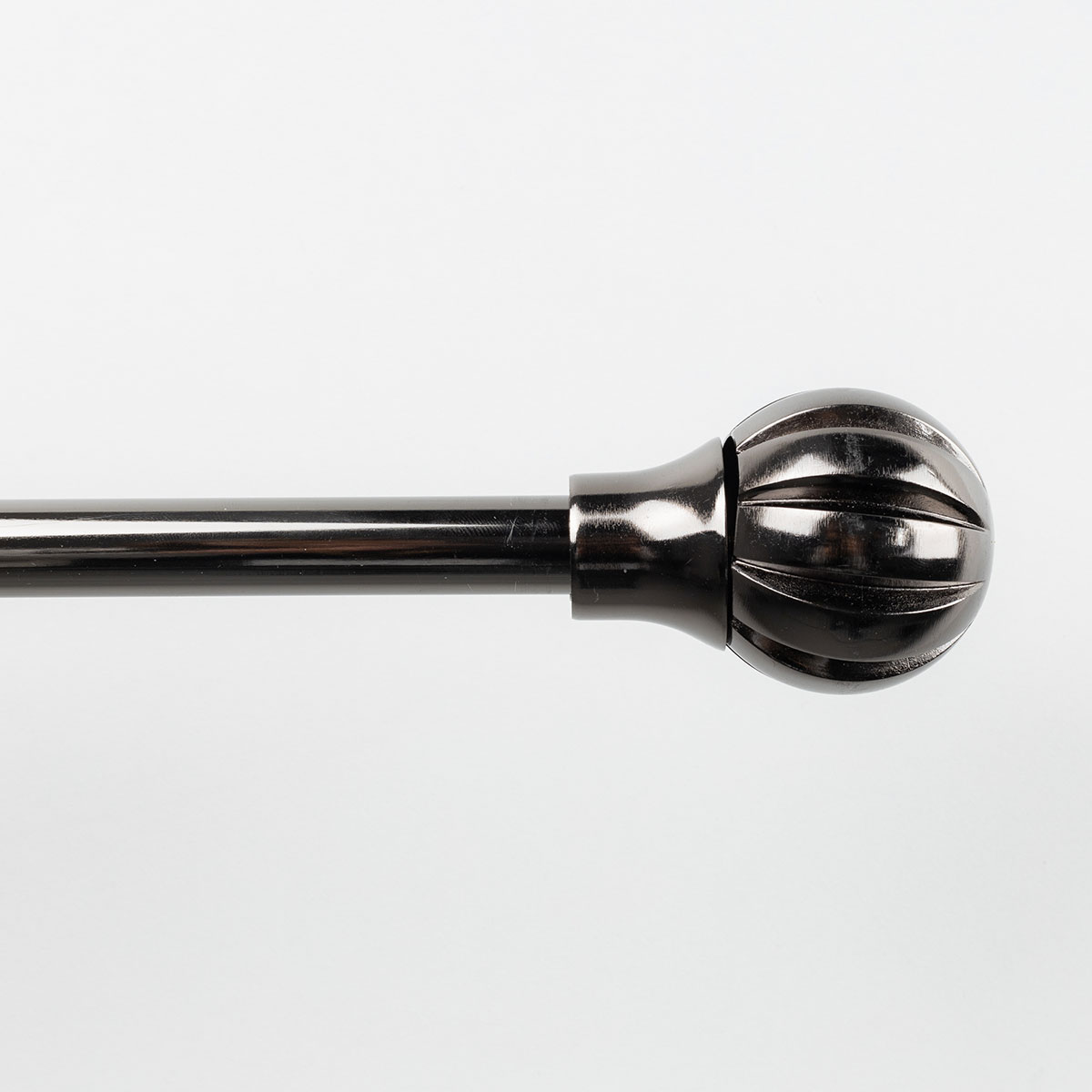 446037