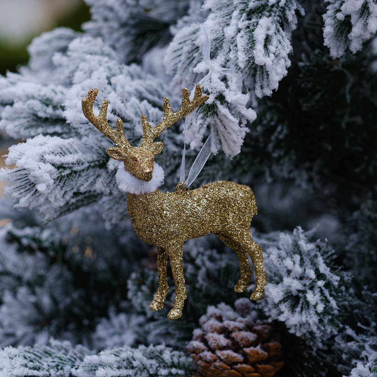 Rena dourada com purpurina