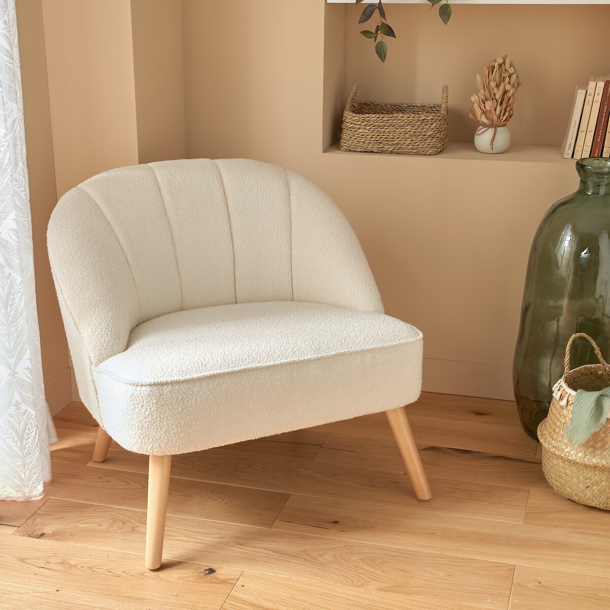 Poltrona NAOVA branca em boucl&eacute; 78x72x71cm