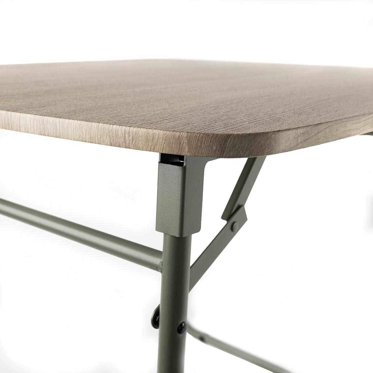 Mesa dobr&aacute;vel NOMAD com estrutura verde