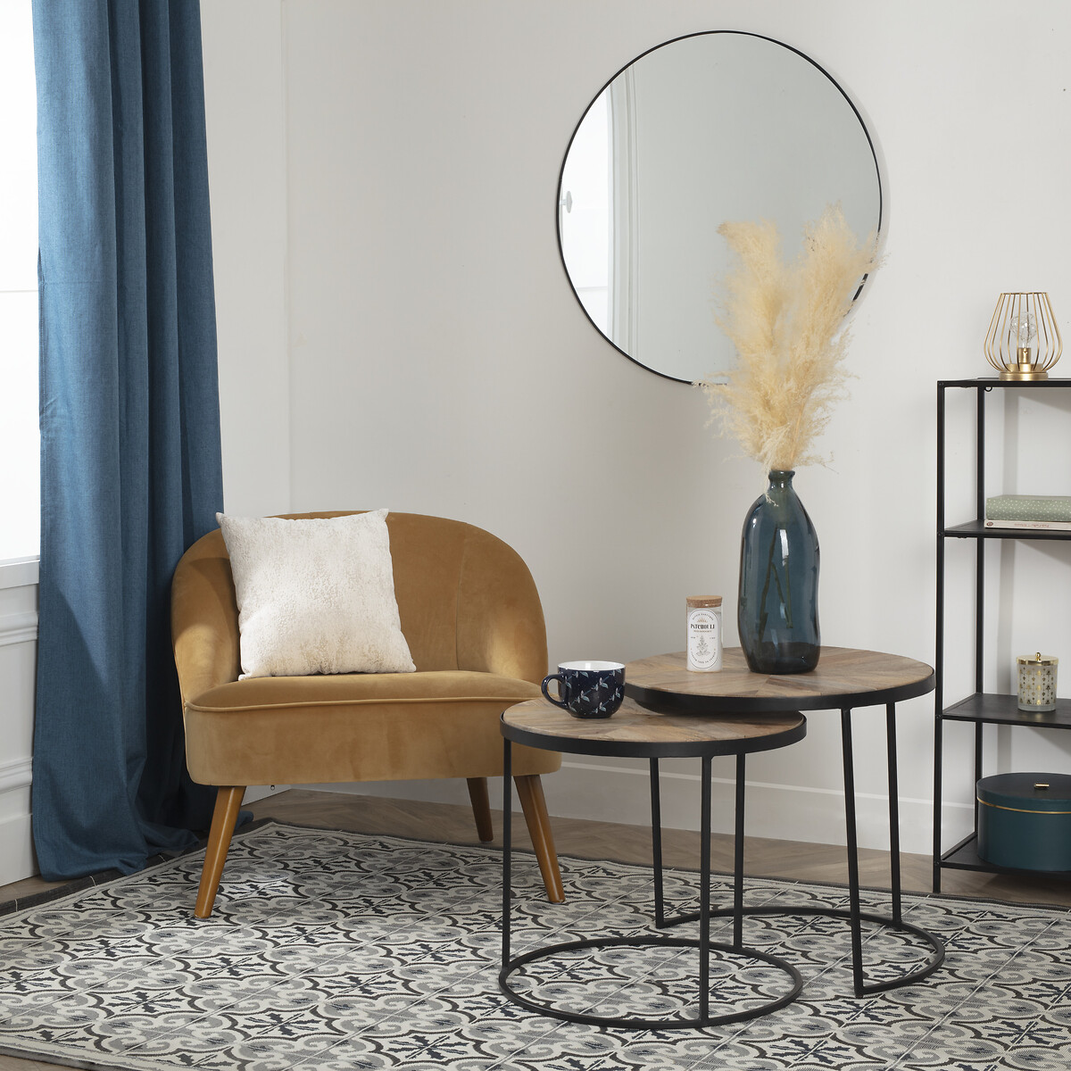 Poltrona NAOVA amarela de veludo