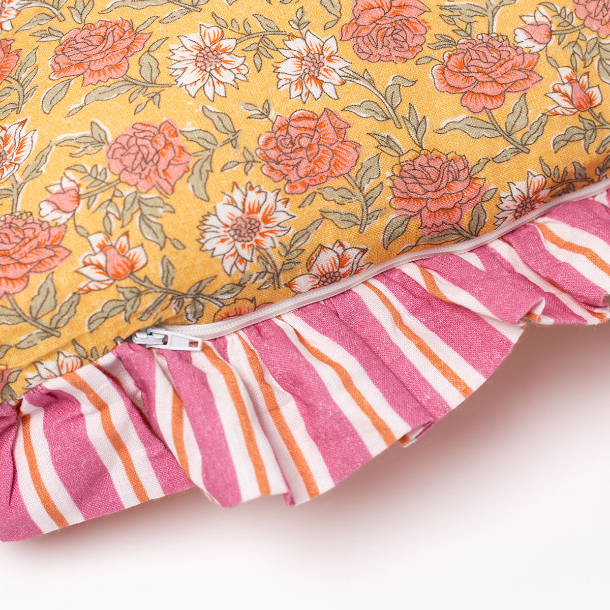 Almofada YUCATAN com rosas 45x45cm