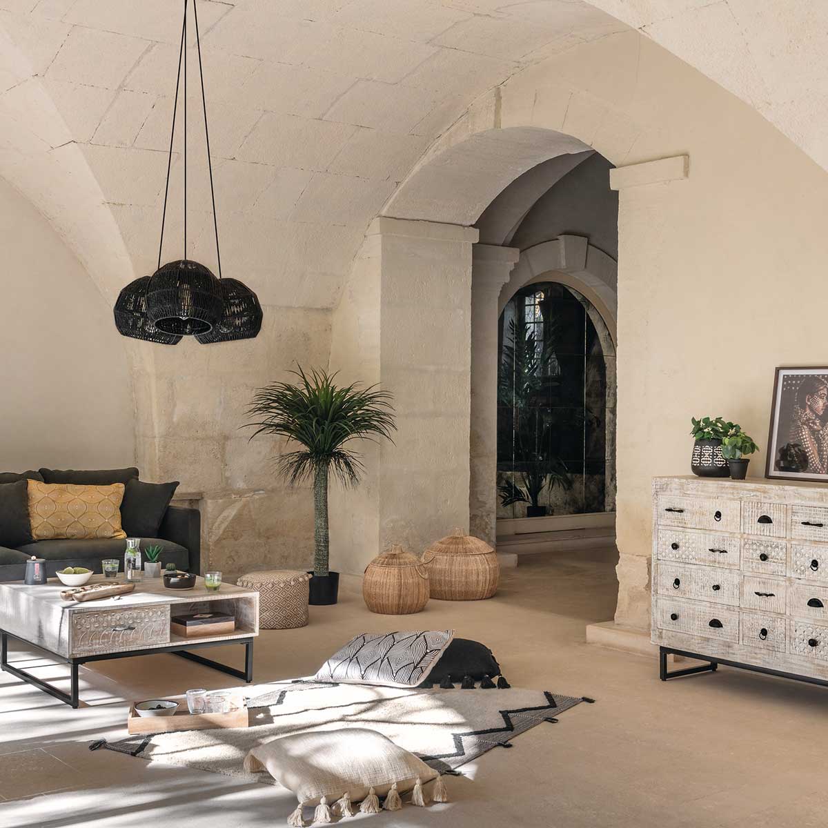 Candeeiro de teto com 3 globos pretos