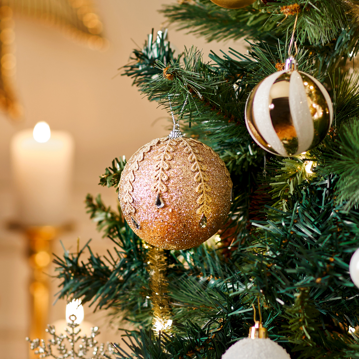 Bola de natal com bordado 10cm