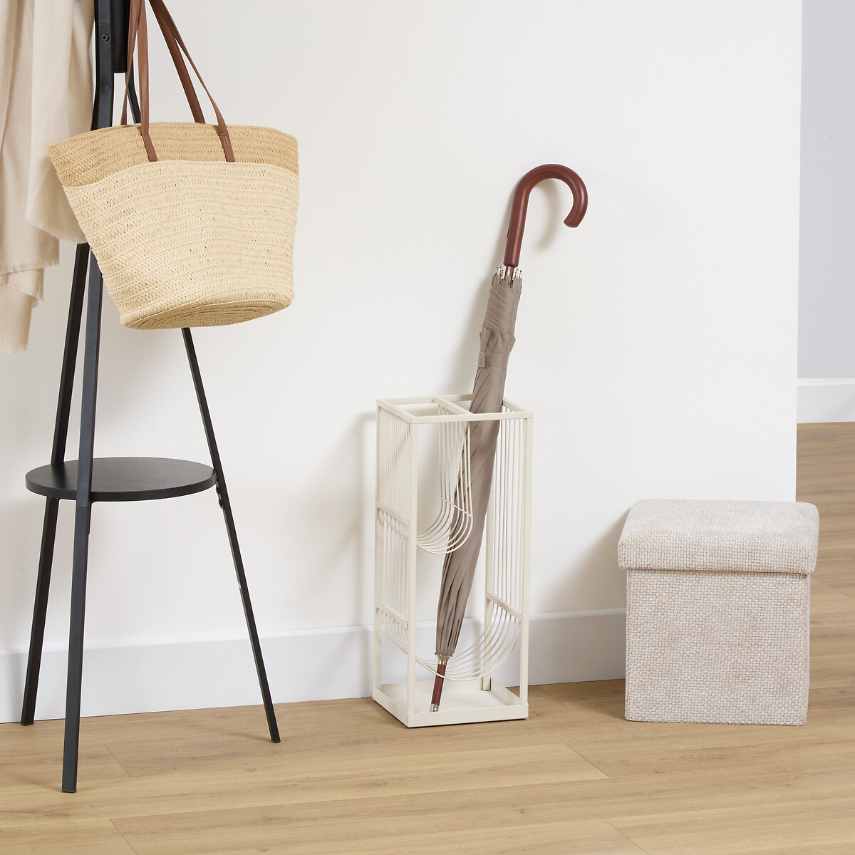 Suporte bege para guarda chuva