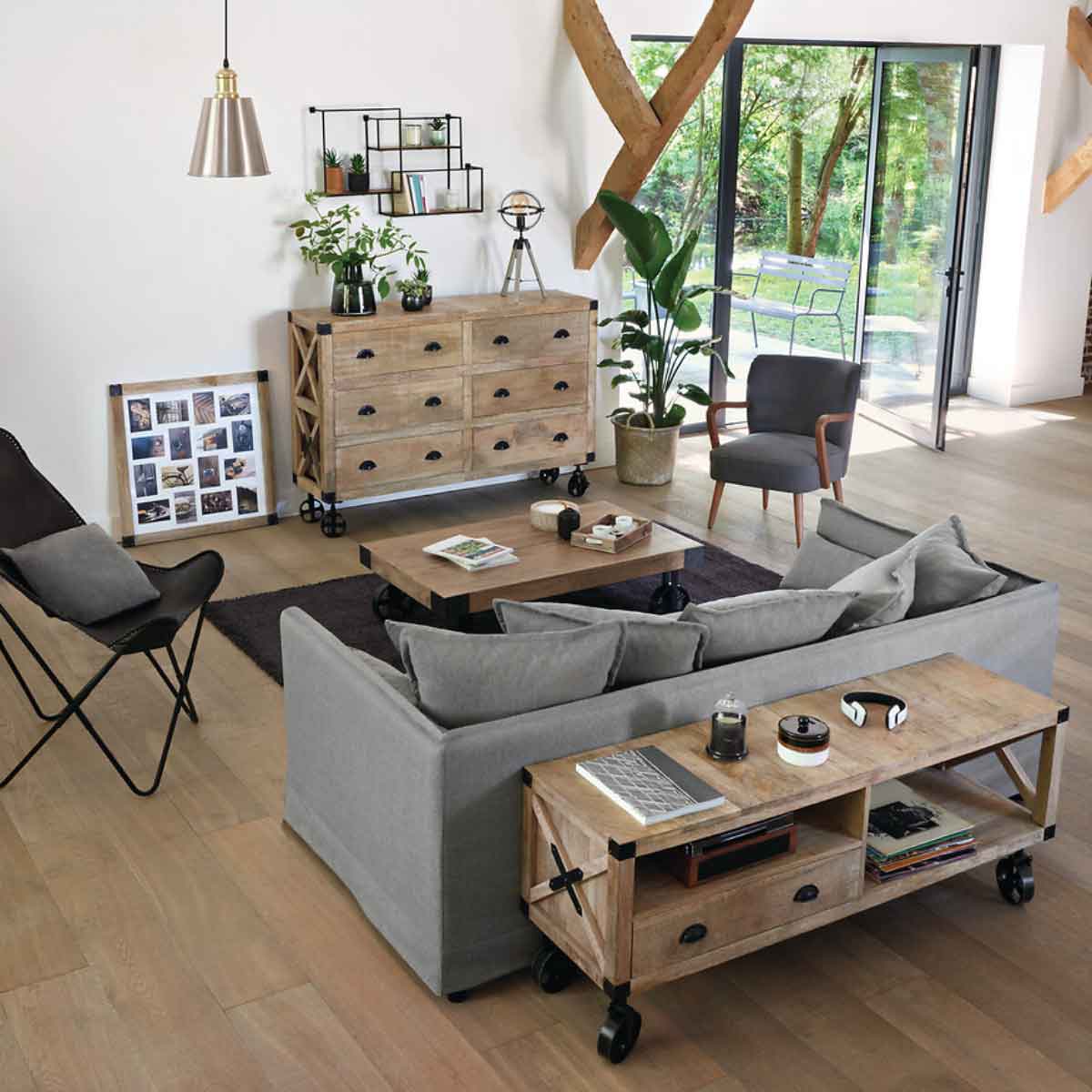 Sof&aacute; ODILON cinza claro de 3 lugares