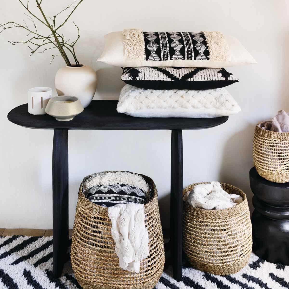 Consola ISANA preta 110cm