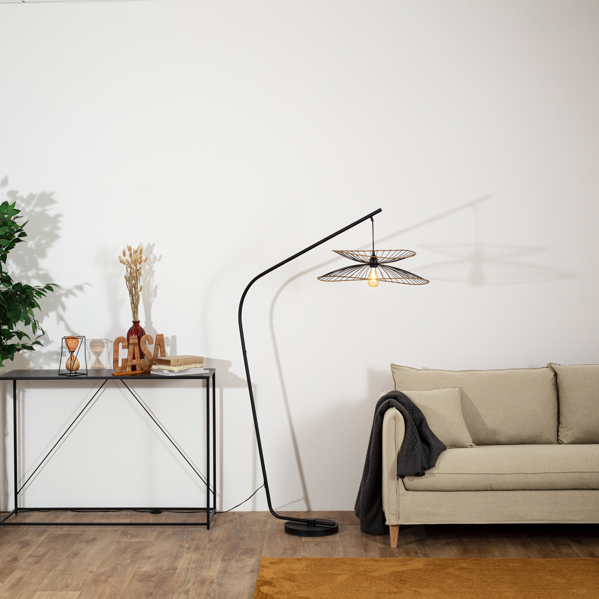 Candeeiro de p&eacute; alara preto 177cm