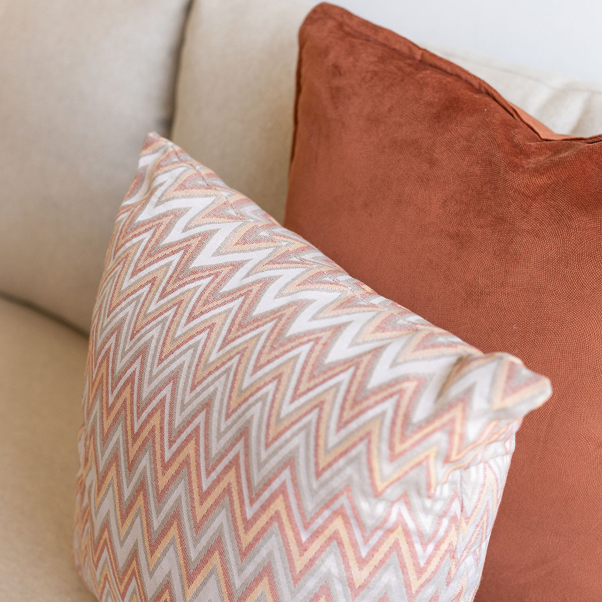 Almofada decorativa VEXUS salmão e bege 40x50cm