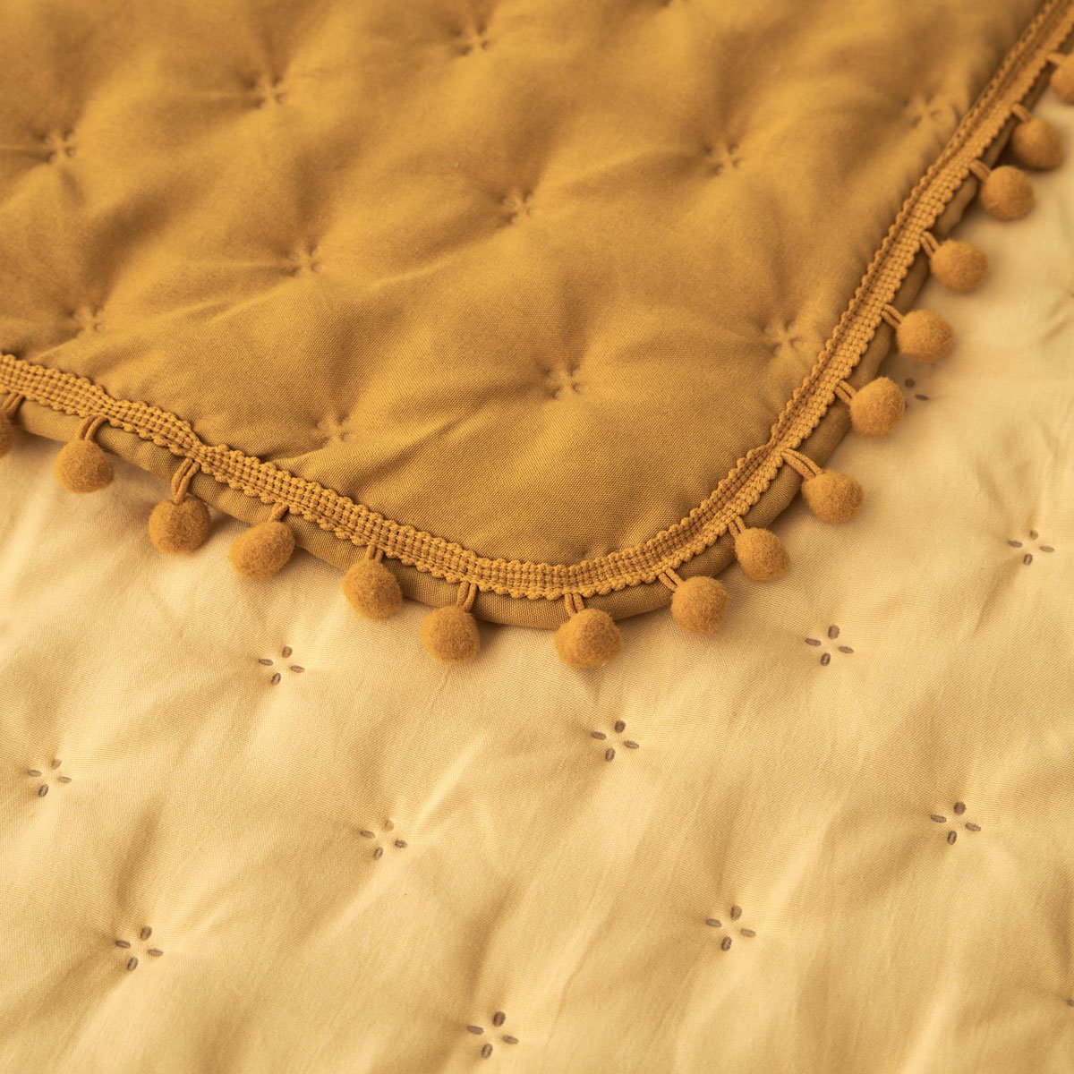 Edred&atilde;o BEAR ocre 140x220cm