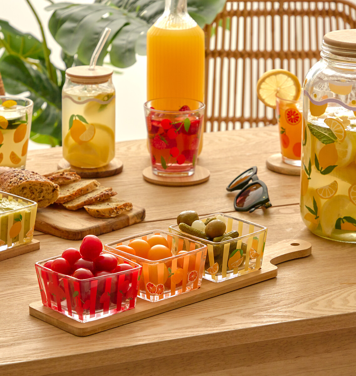 Conjunto de 3 ta&ccedil;as FRUITY com tabua em bambu