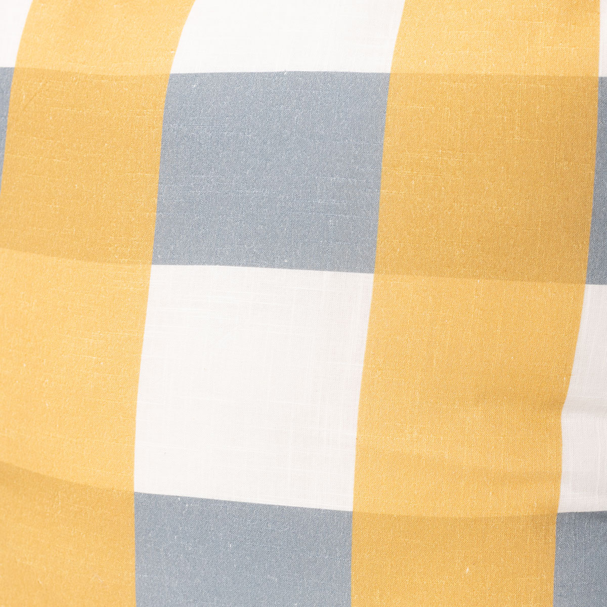 Almofada YUCATAN vichy com folhos rosa