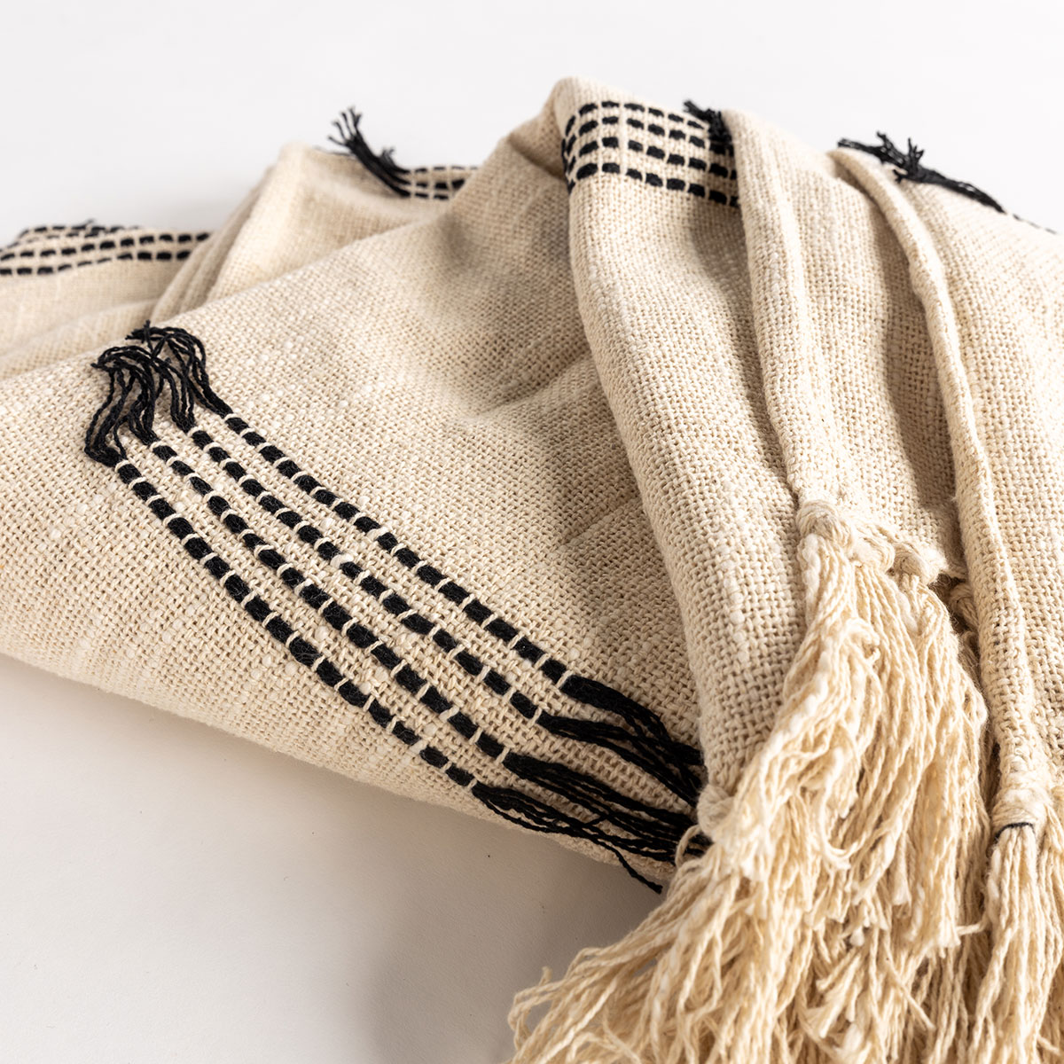Manta bege com franjas 125x150cm