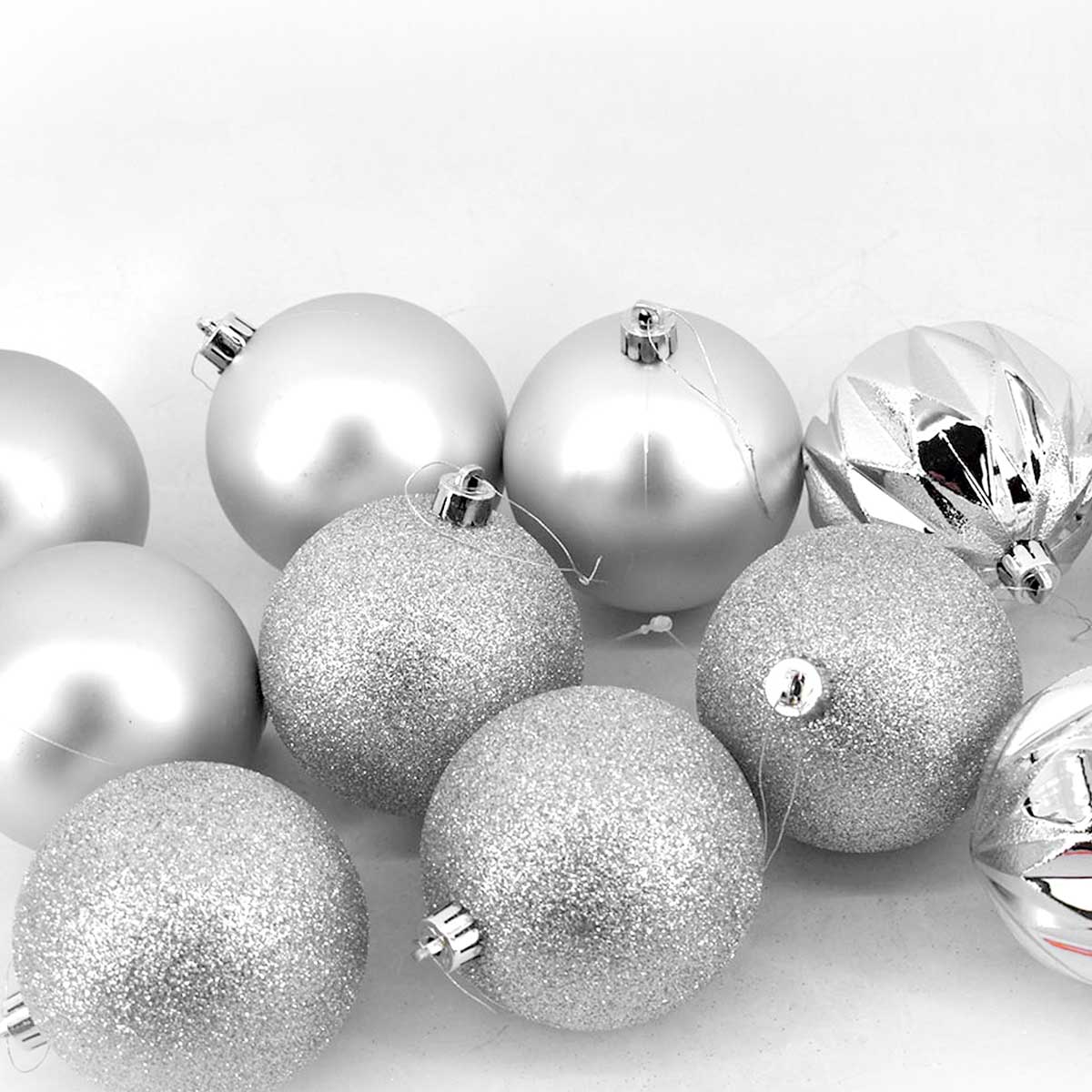 Conjunto de 16 bolas prateadas 8cm