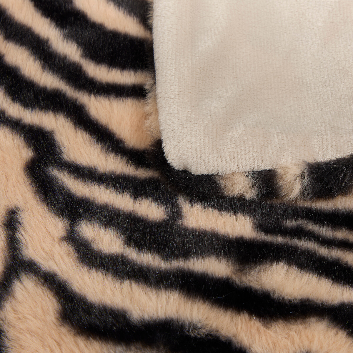 Manta LYNRA zebra em pelo 120x160cm