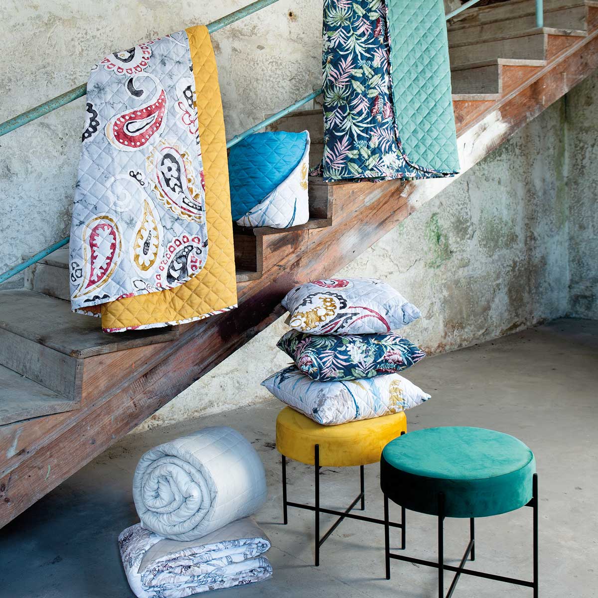 Banqueta ARTY ocre em veludo