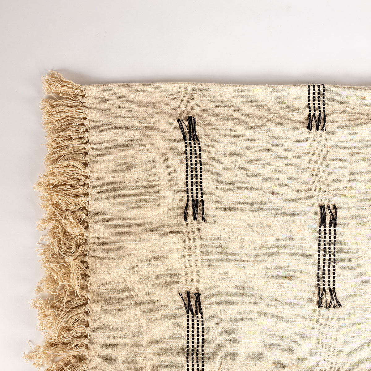 Manta bege com franjas 125x150cm