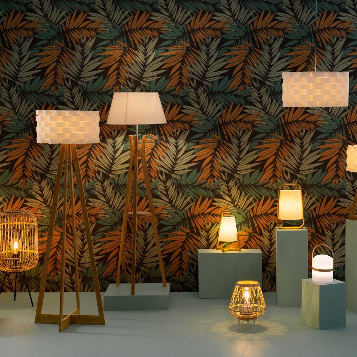 Candeeiro de pé KALO em bambu com abajur bege,  Candeeiro de pé KALO em bambu com abajur bege