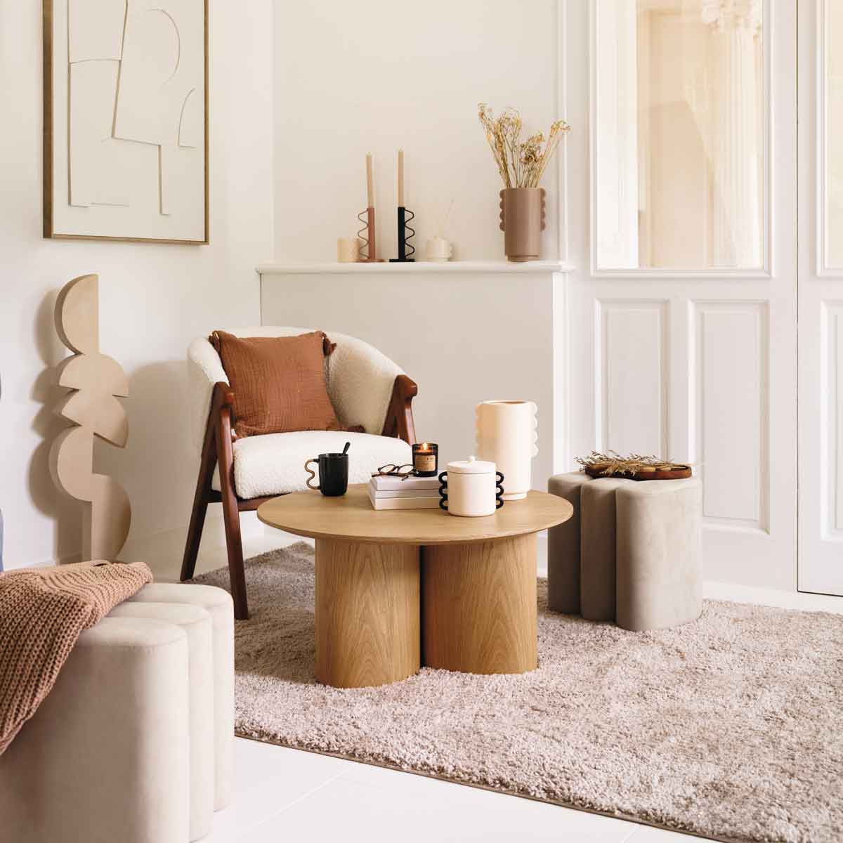Est&aacute;tua decorativa LEYA em resina 95cm