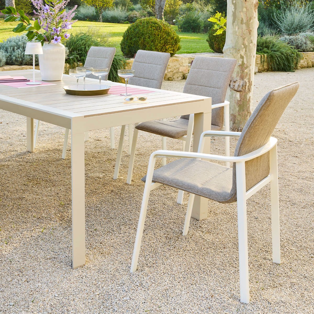 Cadeira Com Bra&ccedil;os Diese Ivoire e Argile